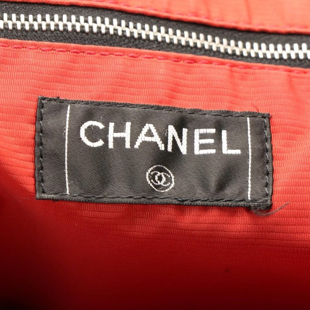 CHANEL Travel Ligne Quilted Nylon Black Tote CC - Picture 7 of 8